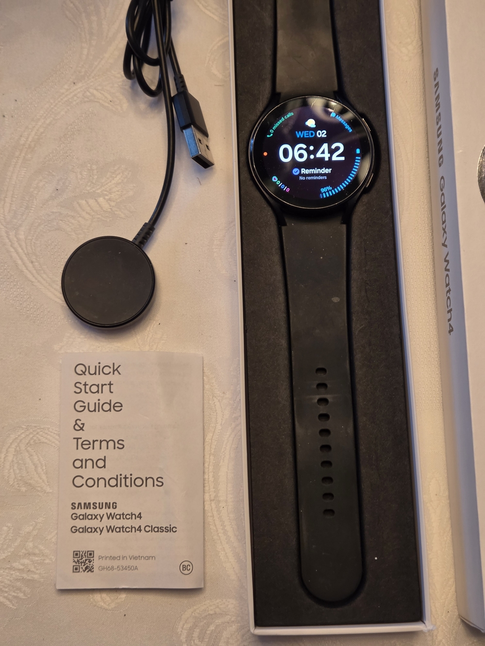 Samsung Galaxy Watch4 Classic Black Smartwatch with Charger - Picture 5 of 9